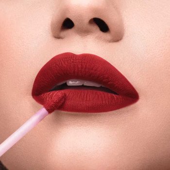 Batom Líquido Niina Secrets Skinny Matte Vermelho Hibisco 5ml Batom Líquido Niina Secrets Skinny Matte Vermelho Hibisco 5ml