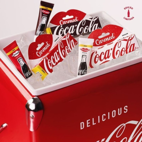 Hidratante Labial Carmed Coca-Cola Vermelho 10g